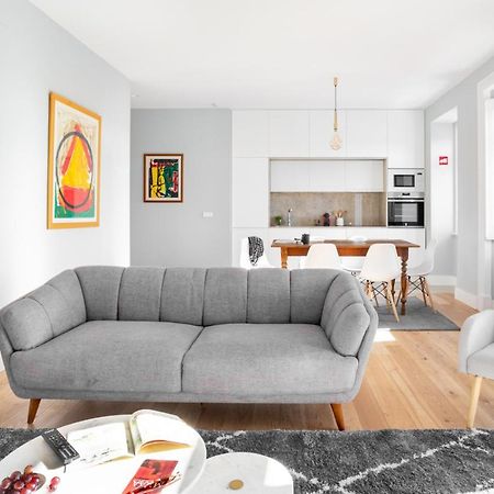 Joivy Marvelous 3-Bed Home With Astonishing View And Terrace, Nearby St George Castle Lisbona Esterno foto