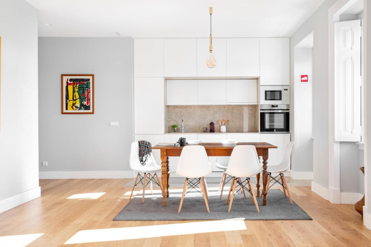 Joivy Marvelous 3-Bed Home With Astonishing View And Terrace, Nearby St George Castle Lisbona Esterno foto