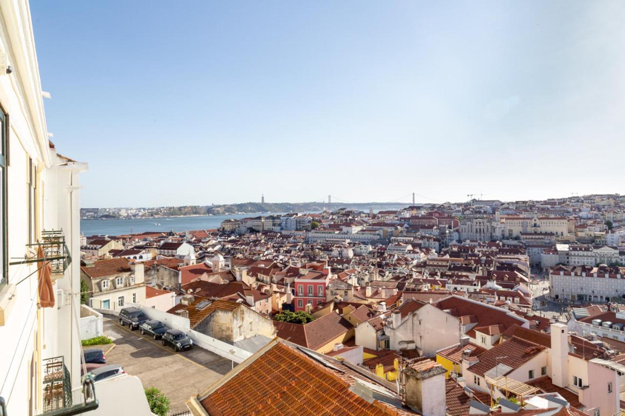 Joivy Marvelous 3-Bed Home With Astonishing View And Terrace, Nearby St George Castle Lisbona Esterno foto